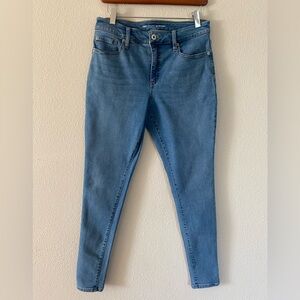 INC Women’s MidRise  Skinny Light Indigo Wash Stretch Jeans Size 8/29